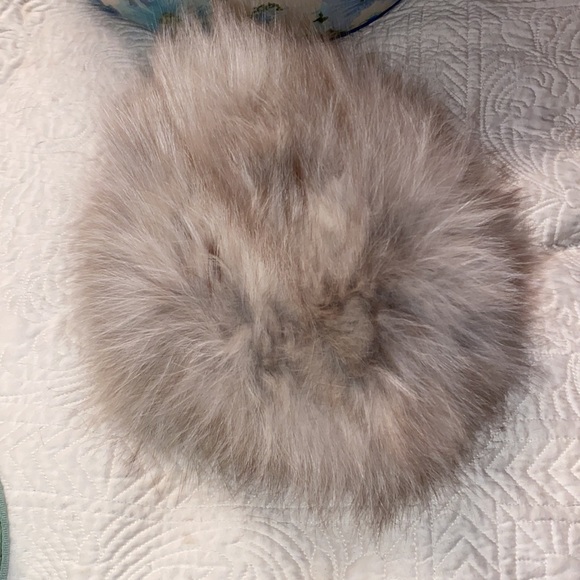 Gorgeous Vintage Hat box with assorted hats including Fur hats - Picture 13 of 15